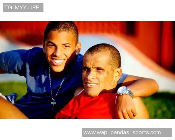 最新一期天下足球深度解析全球足球动态与明星球员精彩表现